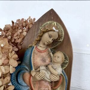 Vintage Chippy Wood Chalk Plaster Mary Child Jesus Statue Wall Niche Plaque